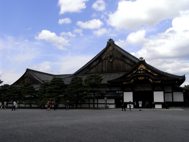 二条城:徳川慶喜が大政奉還したことで有名な世界文化遺産 二条城【お城 幕末写真館】